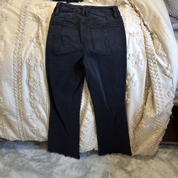 Good American Jeans - Picture 2 of 3